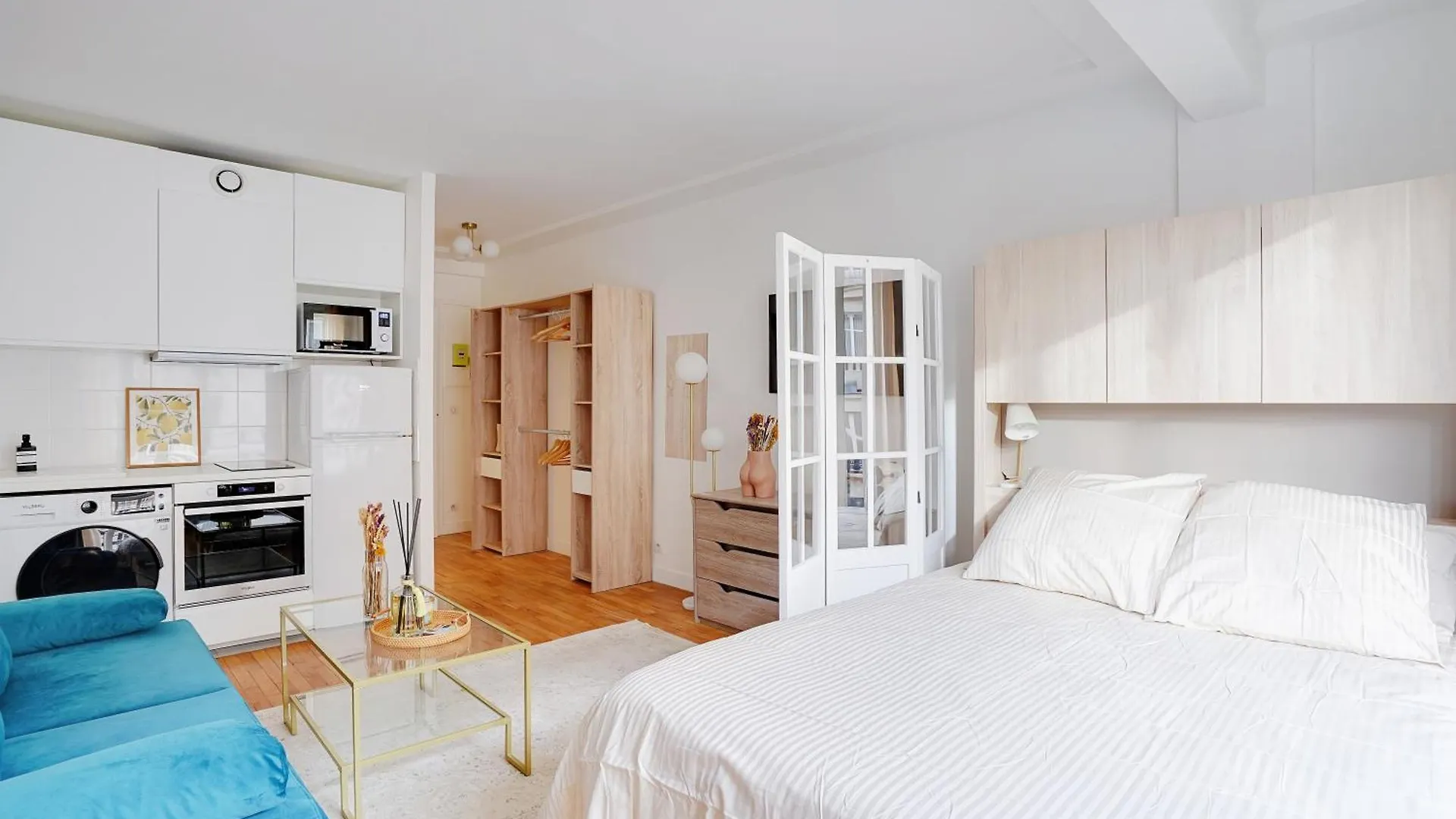 Parisian Charm Porte Maillot *